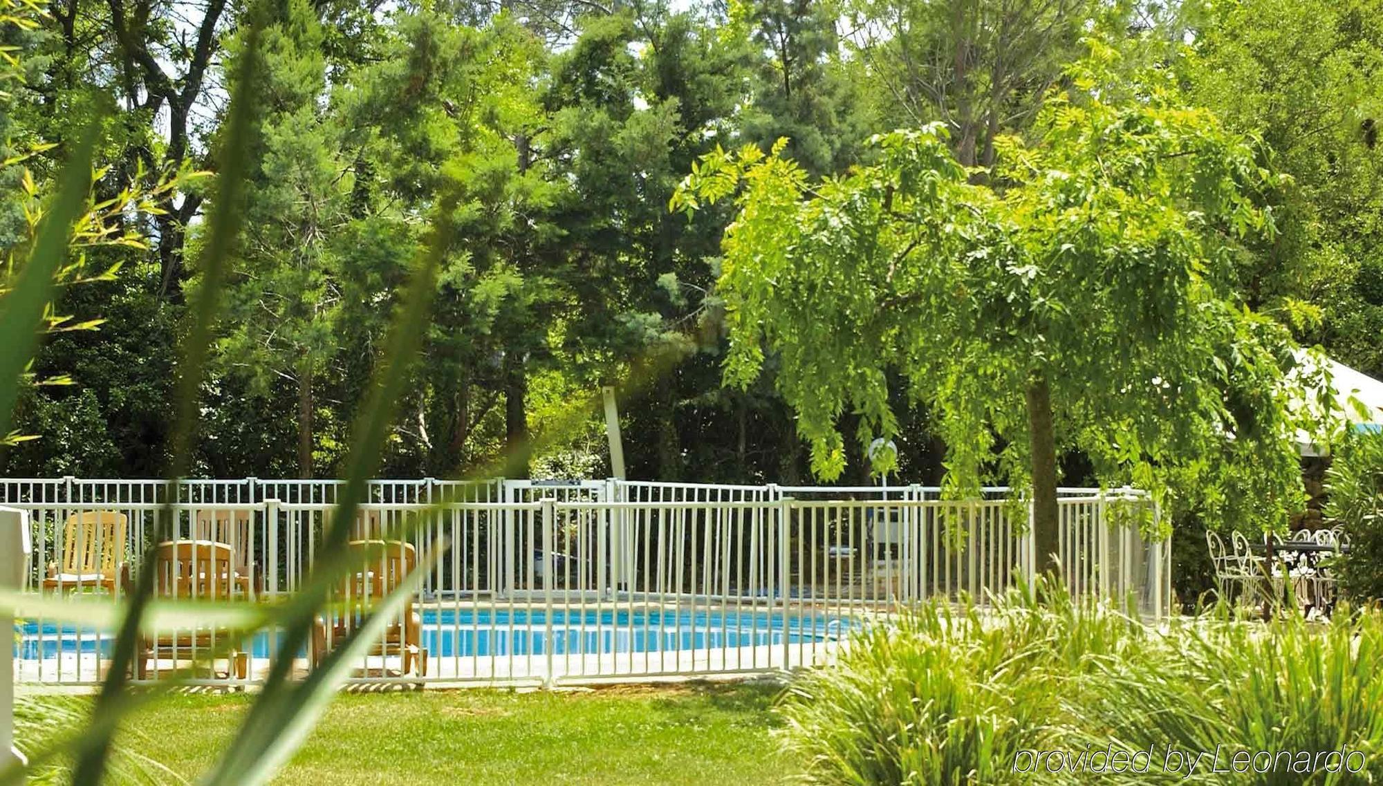 Ibis Budget Brignoles Provence Екстериор снимка